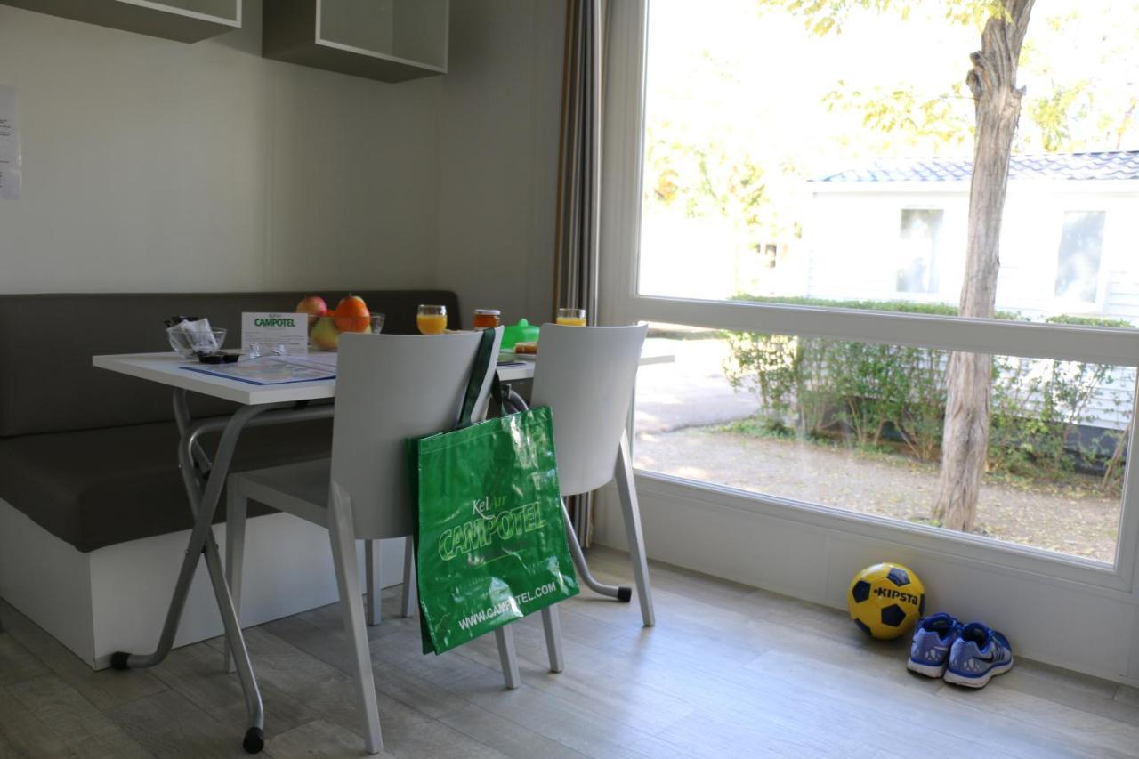 Mobile Homes By Kelair At Playa Montroig Camping Resort Tarragona Kültér fotó